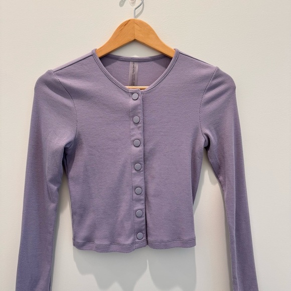 Outdoor Voices Cozy Ribbed Cropped Cardigan earl grey lavender
Size M - Picture 3 of 7
